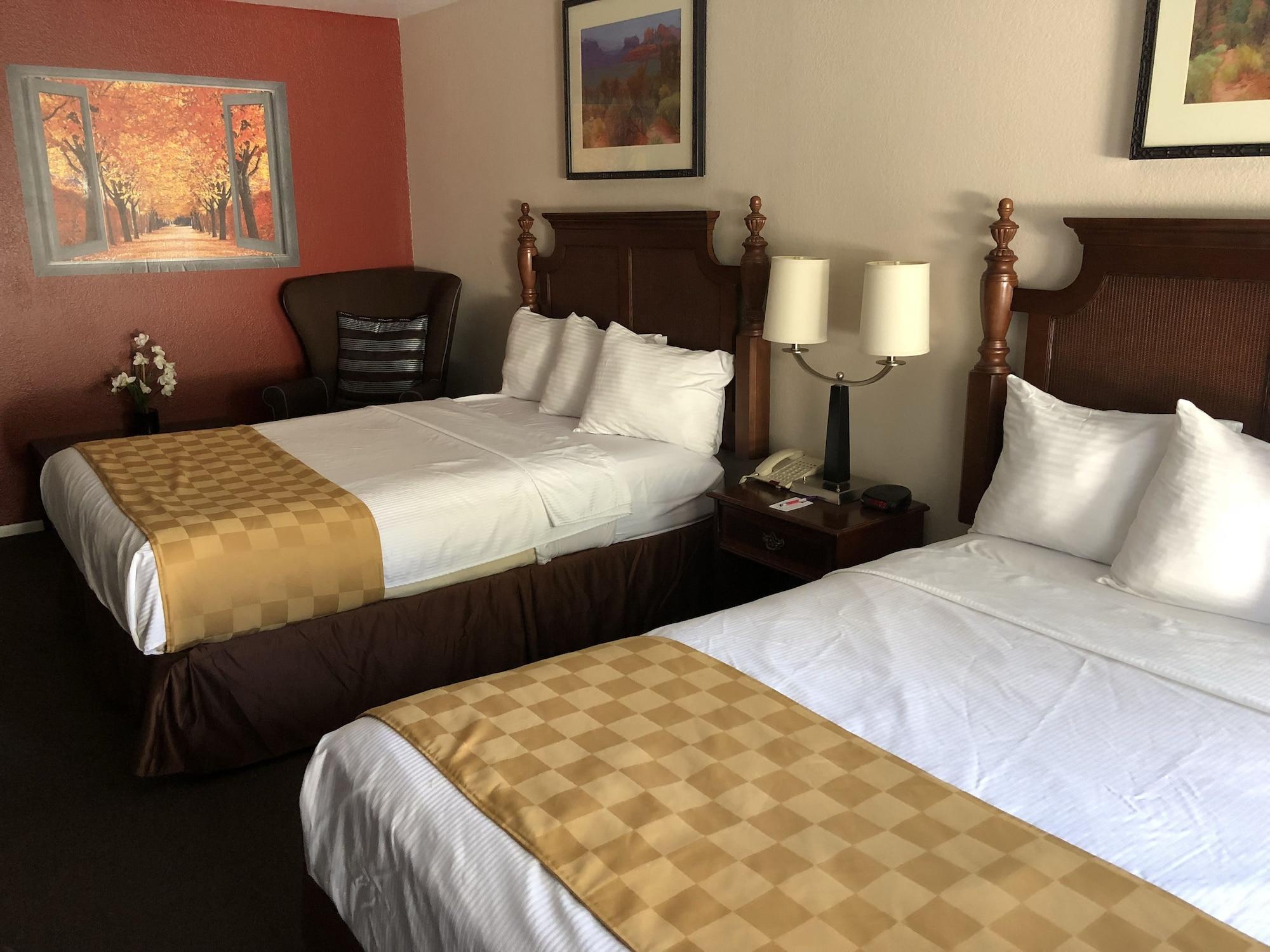 Knights Angeles / Convention Center Area Hotel