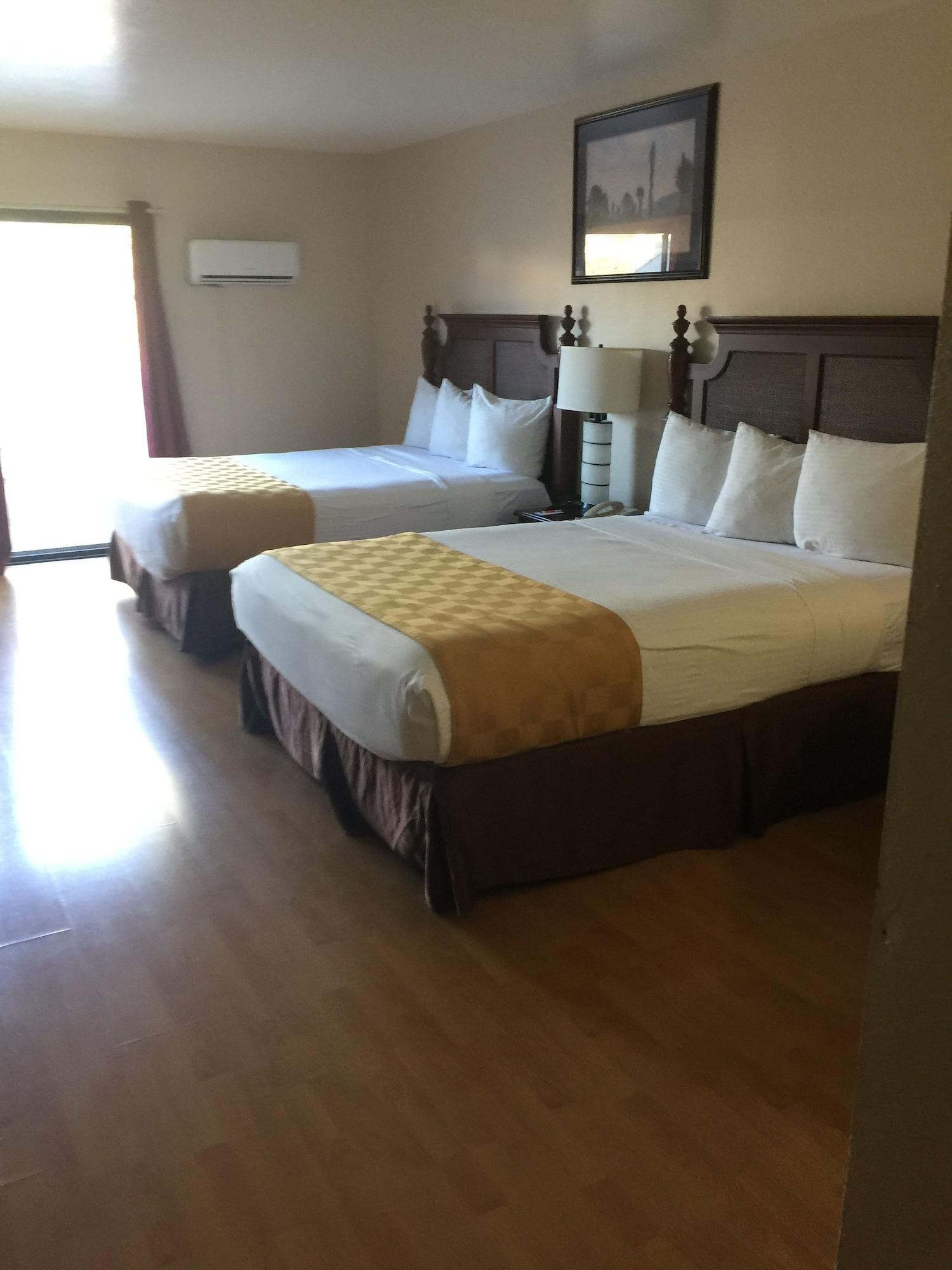 Knights Central / Convention Center Area Hotel
